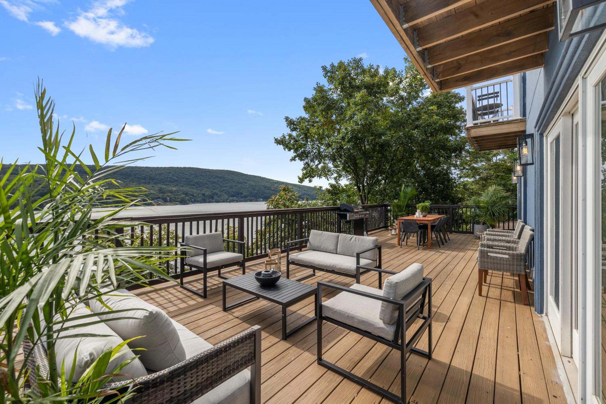 Lakeview House - Hot Tub - Firepit - Stunning Views - Spacious Deck - Cozy Living Room - Bar Greenwood Lake Екстер'єр фото